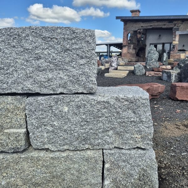 Granit Quader 40 auf Lager Beet Einfassung