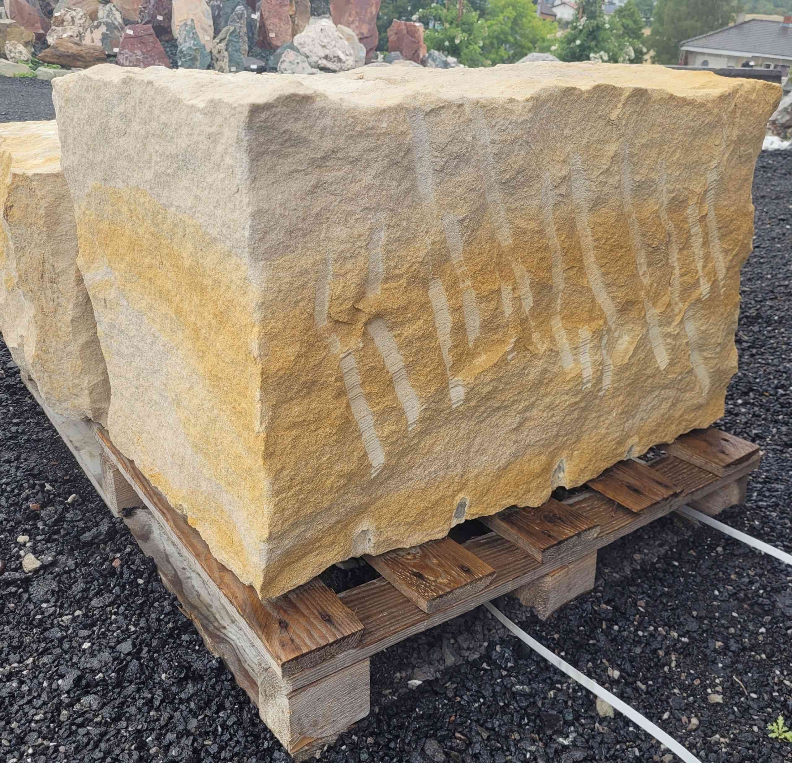 Sandsteinquader gelb BollerRocks