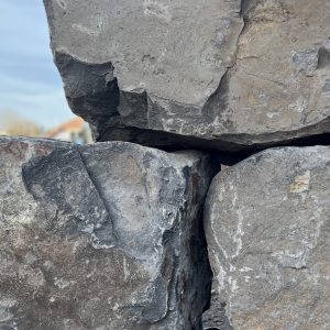 Basalt Quader naturgebrochen 40 – 60