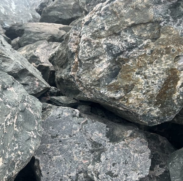 Diabas Bruchstein Mauerstein Terassenbau Sichtschutzmauer Gartenmauer
