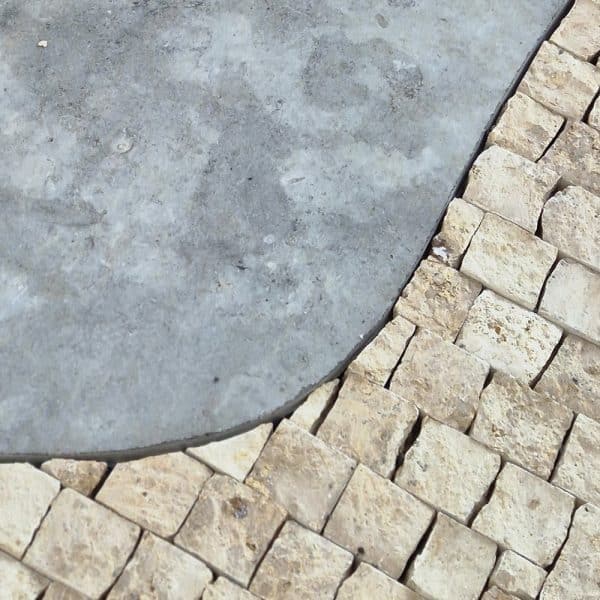 Masaik Naturstein Pflaster beige mediterraner Garten Terrassenbelag