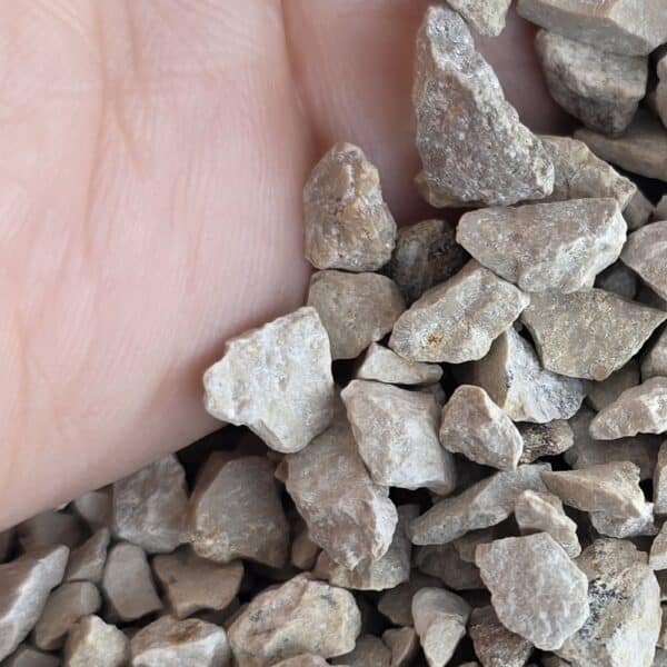 Hochwertiger heller strukturierter Jura Marmor Ziersplitt frostsicher Berlin Hamburg