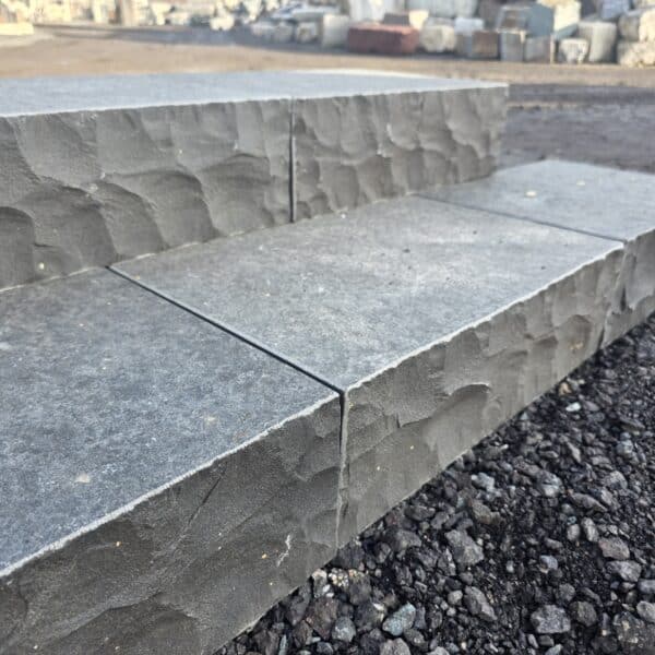 Basalt Quader Und Blockstufe Gartenbau Koblenz Neuwied