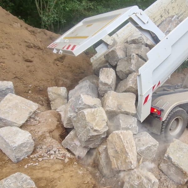Lieferung Quadersteine 30 40 Baustellen Transport Baustoffe bestellen und liefern bei Bollerrocks