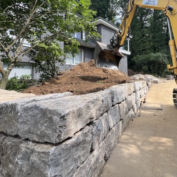Muschelkalk Quadermauer drei reihig Neubau Hausbau Gestaltungsideen Mauerbau Garten und rund ums Haus