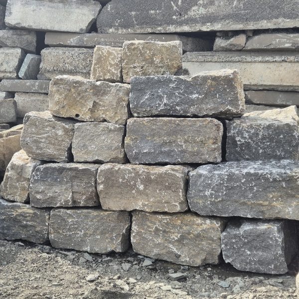 Steinmauer Sichtschutzmauer Steinwand Kalkstein Trockenmauerstein