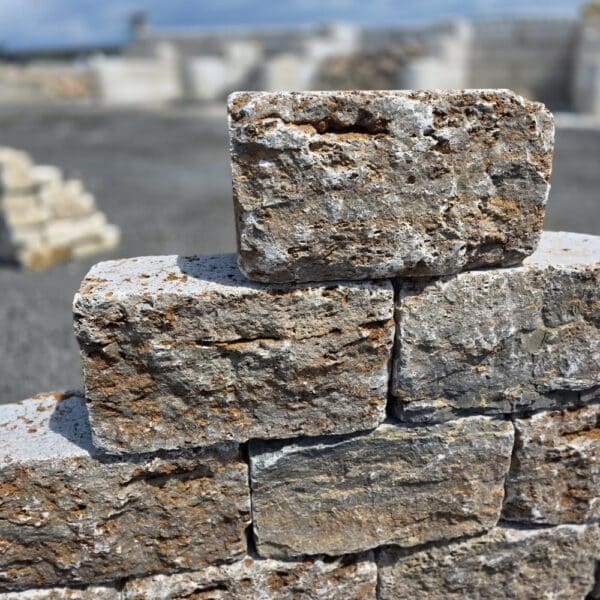 Antik getrommelter Muschelkalk Systemblock hochwertig gesägt Würzburg Aschaffenburg