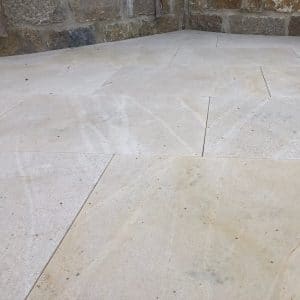 gelbe Steinplatten kaufen sch&ouml;ner Garten Grillplatz Gartenarbeiten Galabau