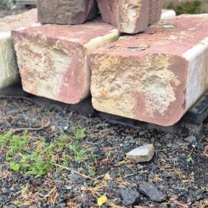 Sandstein Quader rot antik 100 x 30 x 30 &ndash; 40