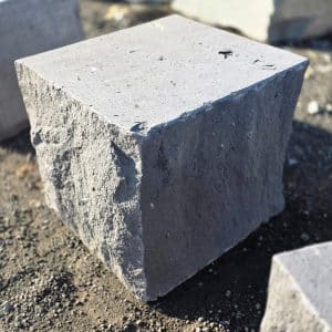Basalt Lava Stein Sitz W&uuml;rfel 40 x 40 x 40