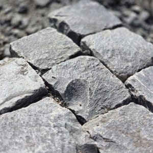 Basalt Kopfsteinpflaster 8 &ndash; 11 antik