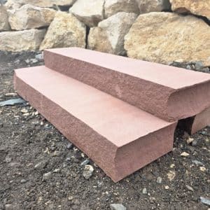 Naturmaterial Umweltfreundlich bauen Natursteintreppe aus rotem Sandstein verschiedene L&auml;ngen