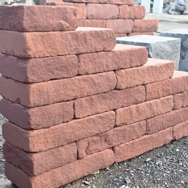 beliebter Sandstein Mauerstein rot Trockenmauer