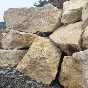 stabile Hangbefestigung Steinmauer Bruchsteinwand Gartenplanung Gartengl&uuml;ck mit Bollerrocks