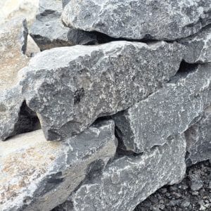 Basalt Mauerstein Bruchstein Gartenstein kaufen Wasserbaustein Wasserbau bei Bollerrocks Steinhandel Göttingen Basel