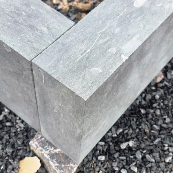 Naturstein Beetkante Grün Grau Randstein Gartenwege Struktur Hobbygärtner Berlin Hamburg