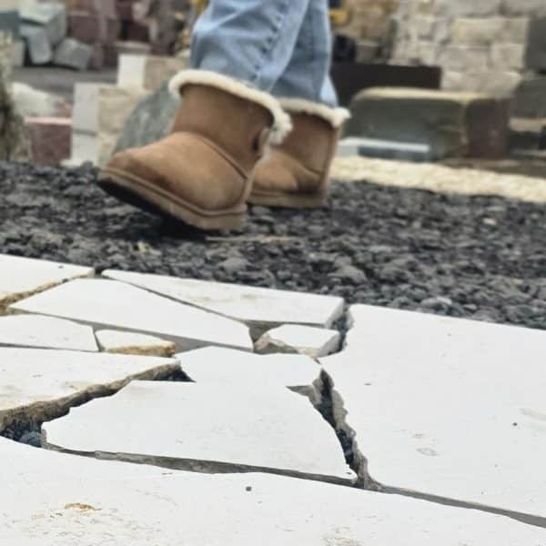 beleibte Gehwegplatten Naturstein Jura Marmor zeitloser Natursteinboden Grillplatz Laufsteg