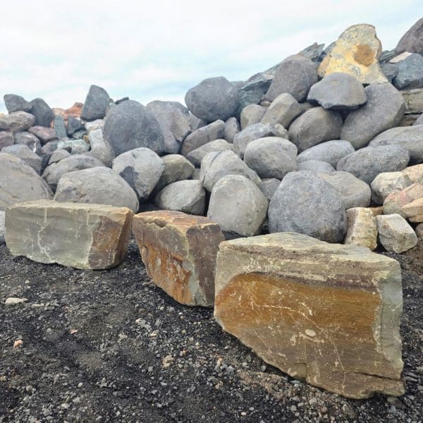 schöne Grauwacke Sitzsteine auf Lager sofort lieferbar von Bollerrocks Steinhandel Kassel Essen Gelsenkirchen