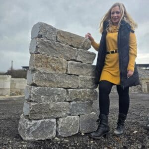 Umweltfreundlich bauen kreativer Gartenbau stufenf&ouml;rmige Hangbefestigung Haus am Hang Bungalow Hausbau