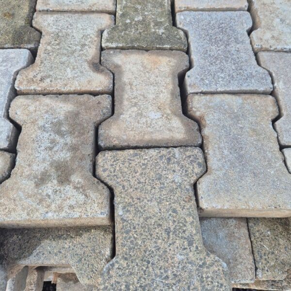 günstiges Beton Knochenpflaster kaufen Bollerrocks Butzbach Langen Mörfelden Hofheim ideal für Logistikflächen rutschfest Leipzig Dresden