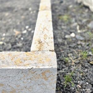 hochwertiger Kantenstein Muschelkalk edel kaufen bei Bollerrocks deutschlandweite Lieferung Gartenwerk