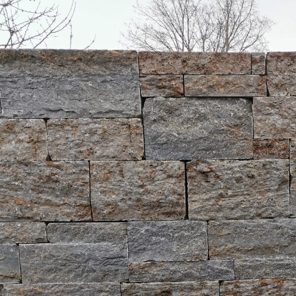 System Mauersteine gesägt auf Lager bei Bollrrocks großer Steinhandel in der Nähe Hessen Köln Bonn Schweiz Boppard Mosel