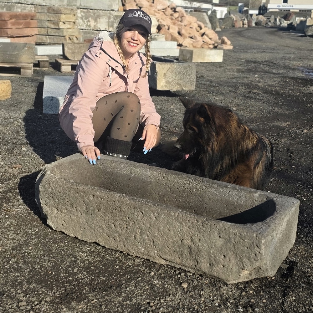 Alter Basalt Futtertrog zu verkaufen natürliche Gartengestaltung Naturgarten Tierhege Gestalten mit Wassertrog
