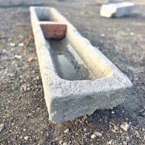Basalt Naturstein Trog lang f&uuml;r Brunnenl&ouml;sung und moderne Gartengestaltung Passau Deggendorf