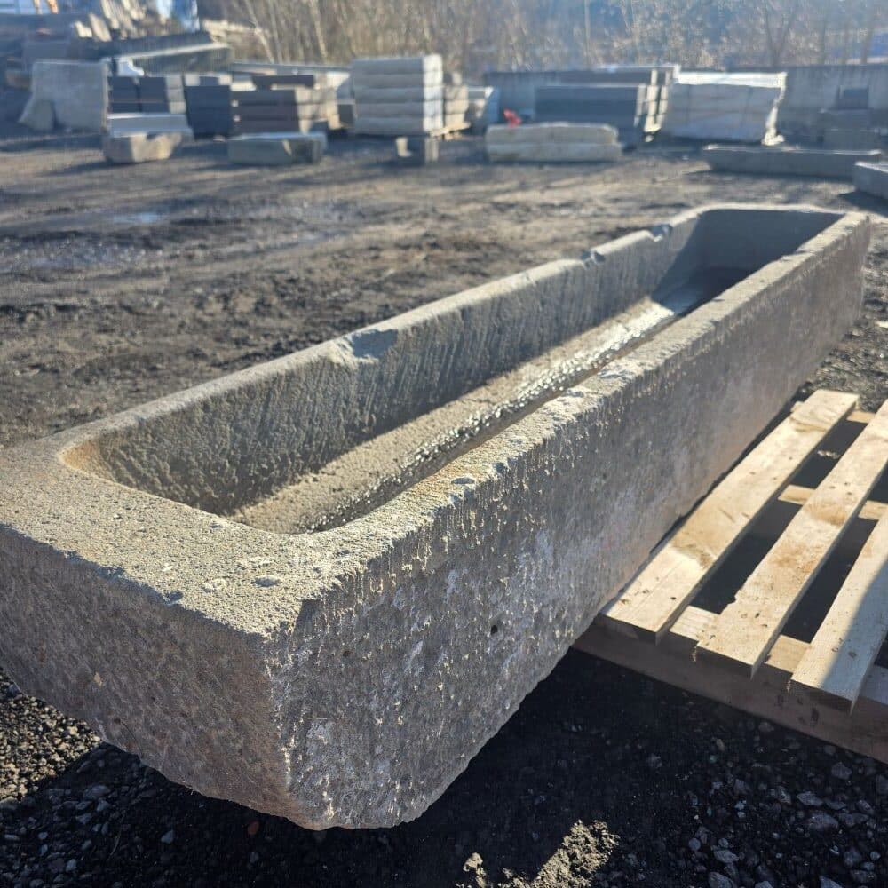 XXL Basalt Stein Trog Futtertrog Wasserstelle Pflanzgefäße und Wasserspiele München Köln